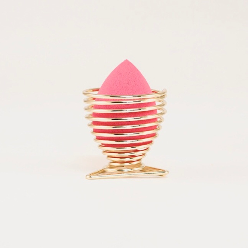Makeup Sponge Storage, Holding, or Drying Rack - Picture 4 of 6